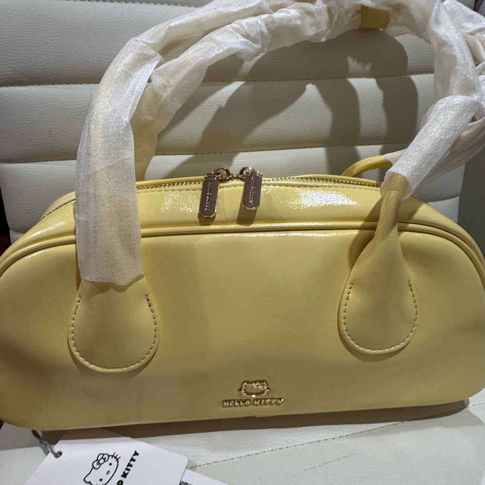 Hello Kitty Yellow Bowler Crossbody Handbag - Picture 5 of 13